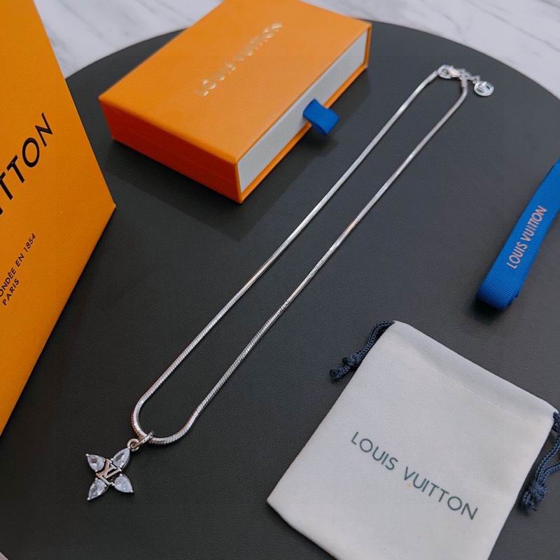 LV Necklace 03lyr455